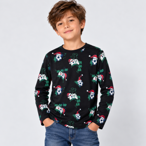 portrait d’enfant en t shirt festif rétro gaming