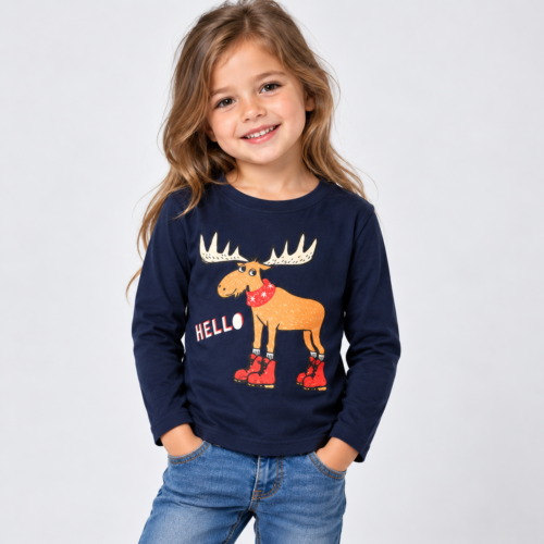 portrait enfantin en studio, t shirt « hello » portrait enfantin en studio, t shirt « hello »