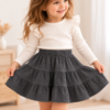 petite fille en jupe gris anthracite